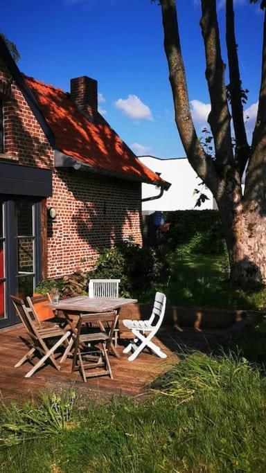 Ferme De Caractere Avec Piscine Et Cheminee Villa Sainghin-en-Mélantois Екстериор снимка